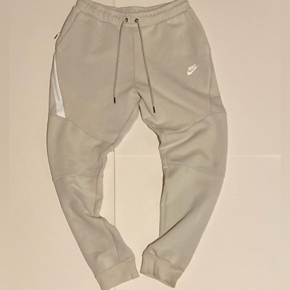grey nike tech pants